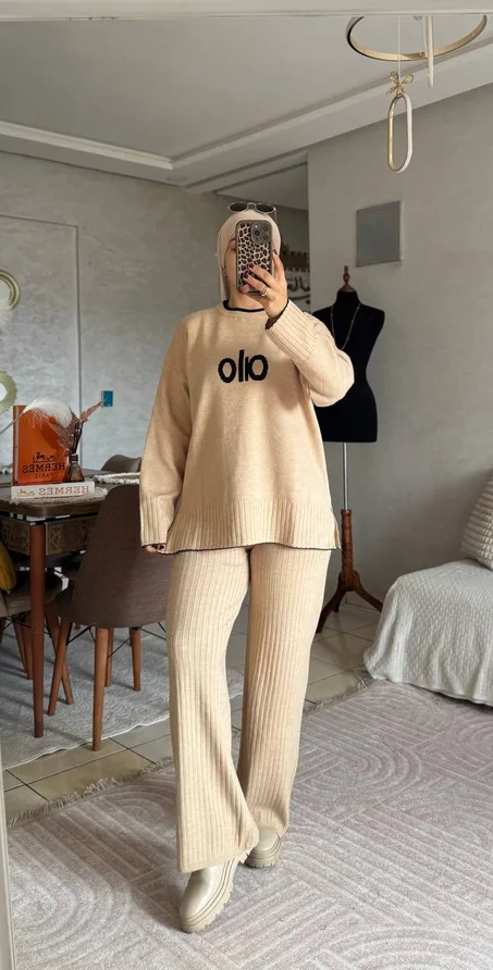 طقم متكون من قطعتين