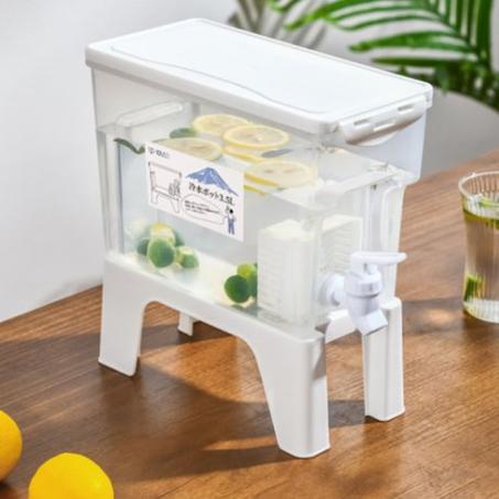 موزّع مشروبات عصري بقاعدة قابلة للإزالة