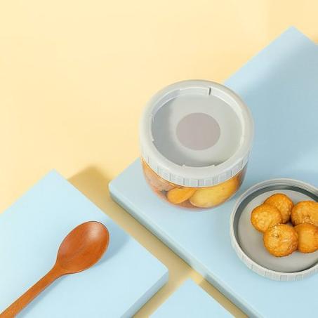 علب تخزين الطعام البلاستيكية