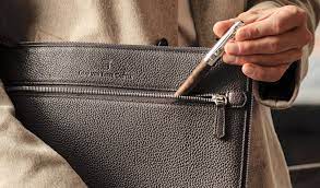 حقائب جلدية