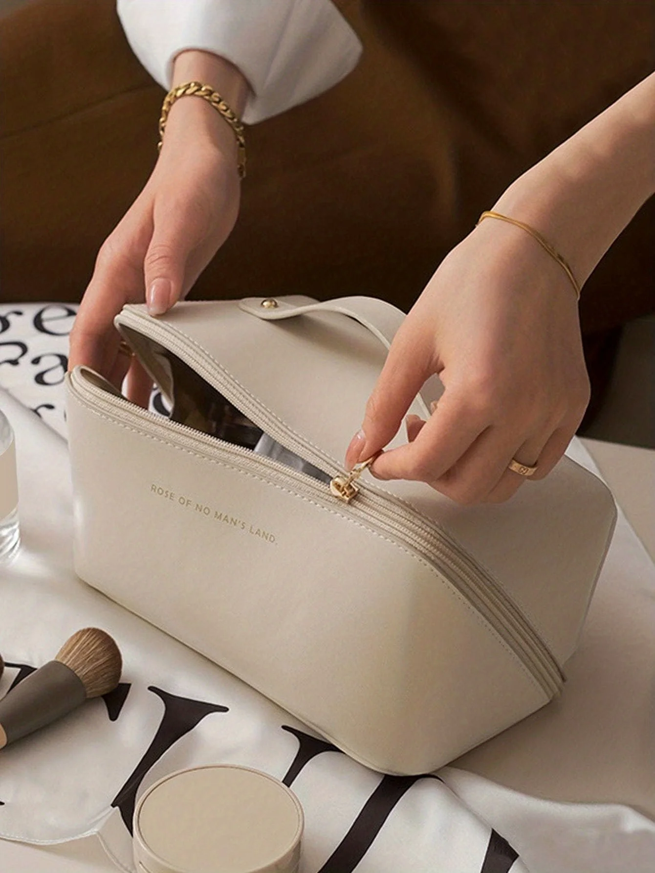 Trousse Maquillage Minimaliste à fermeture éclair, Pochette cosmétique légère, Trousse de toilette multifonctionnelle détails 4