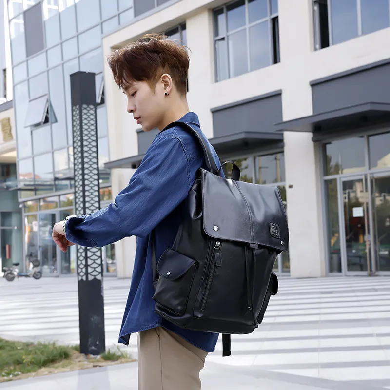 حقيبة ظهر جلدية