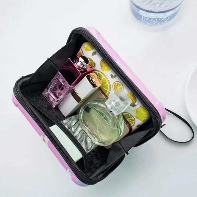 حقيبة نسائية صغيرة على شكل ديزي