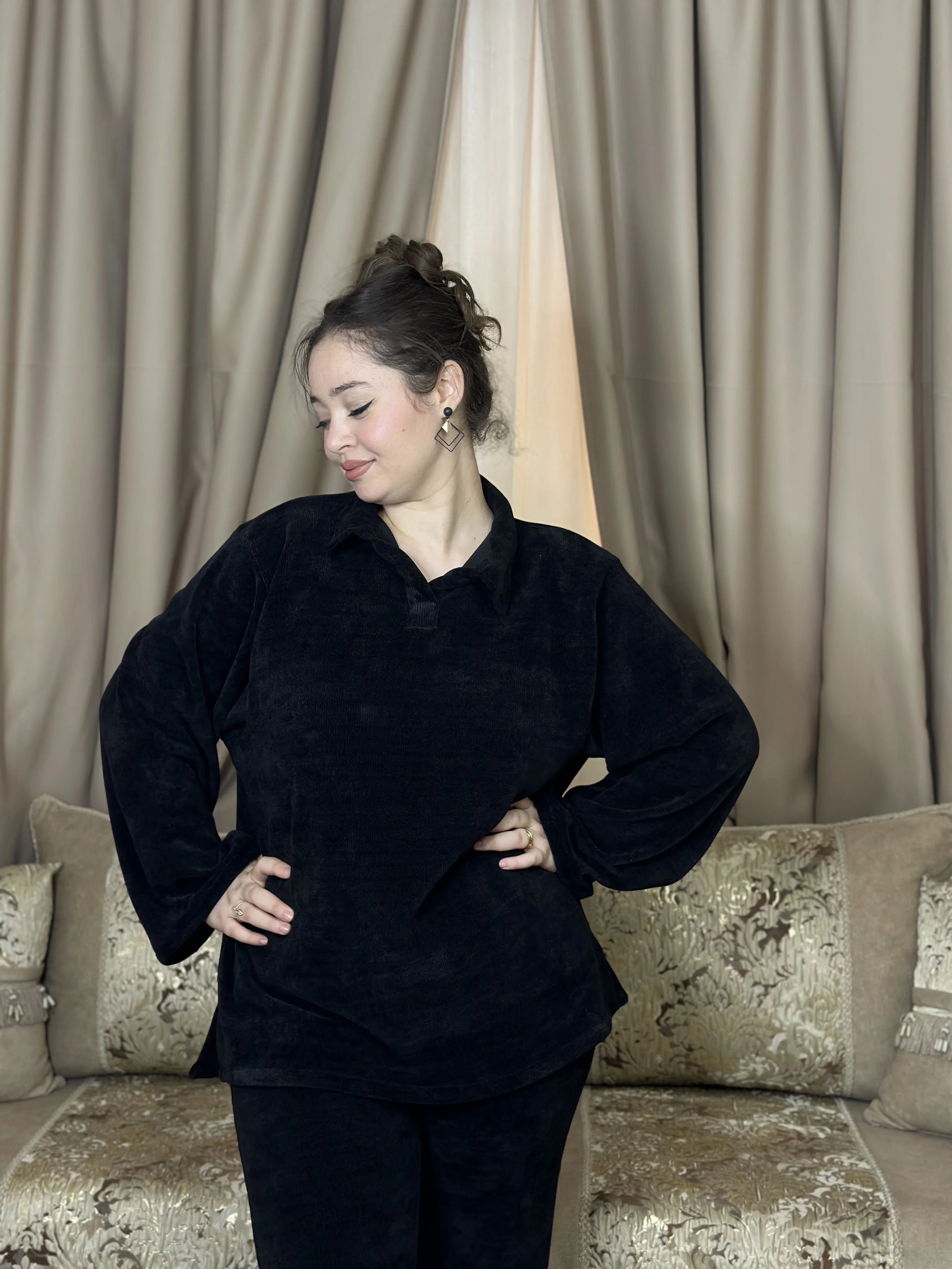 les ensembles/الأطقمة
