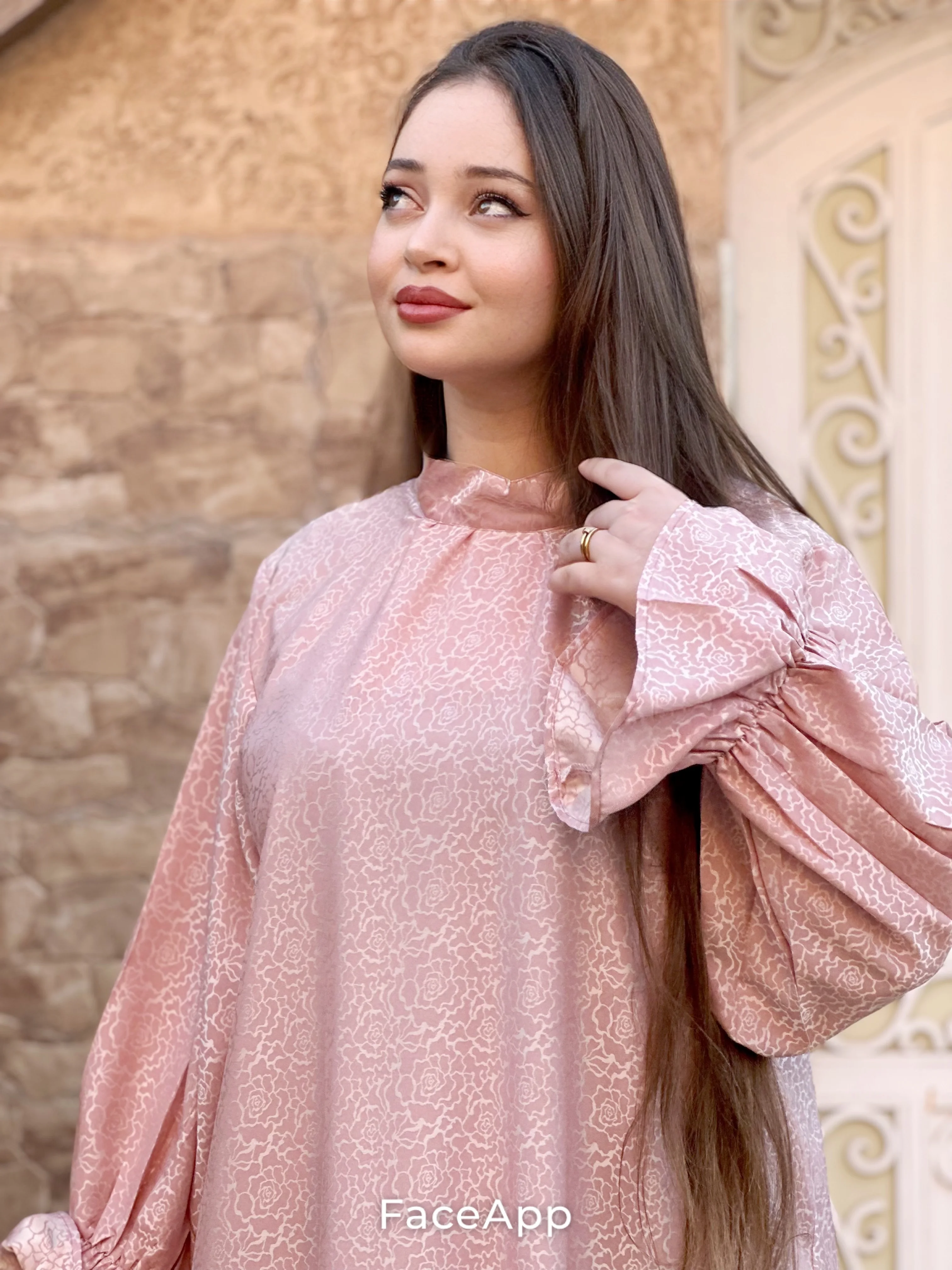 فستان حريري أنيق