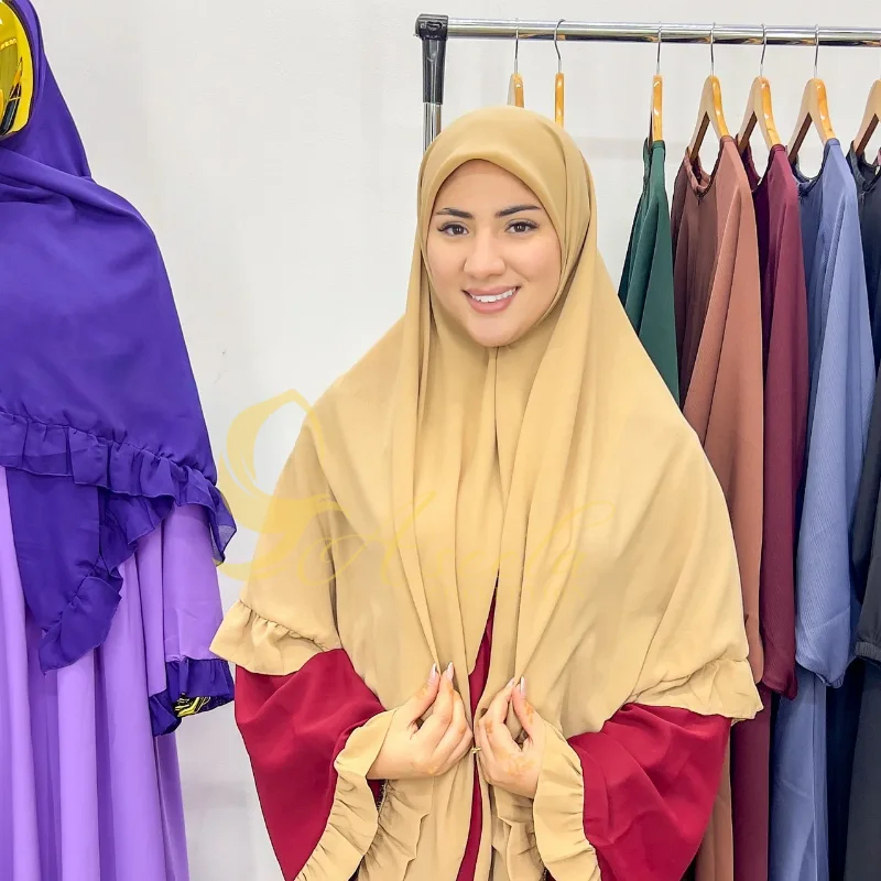 Ruffled abaya                                                                                                     عباية كشكشة بفولار