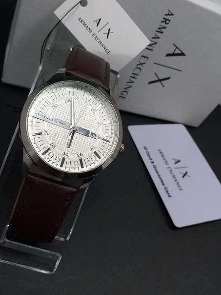 ساعه رجالي ارماني العلبه بتاعتها معاها جوده عاليه