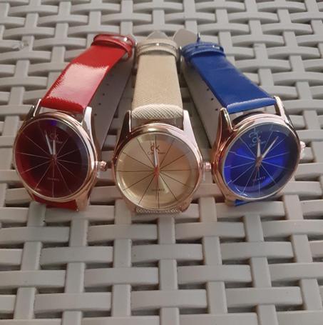 ساعة حريمي جلد CK