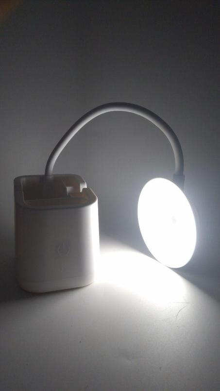 مصباح طبى للعنايه بالعيون