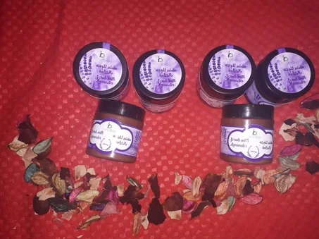 مقشر الوجه بالخزامة