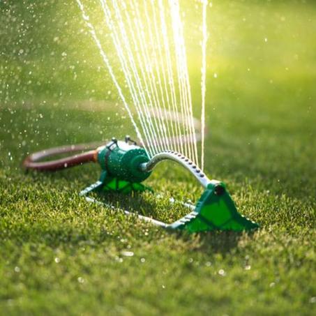 رشاش المياه للمروج و الحدائق