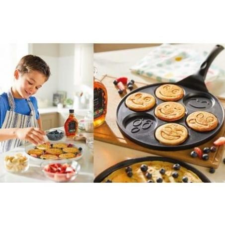 Moules à crêpes smiley avec 7 facesقوالب بان كيك مبتسم من 7 جوانب