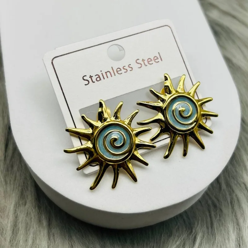 Boucles d’Oreilles Soleil en Acier Inoxydable – Élégance Dorée