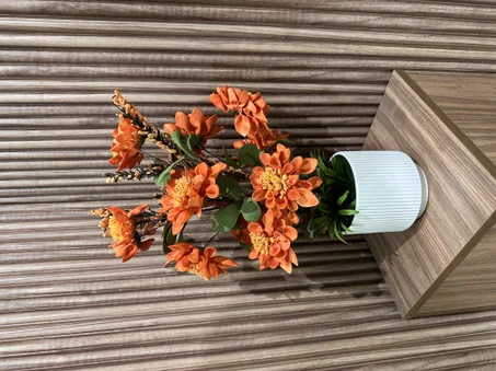 vase floral orange
