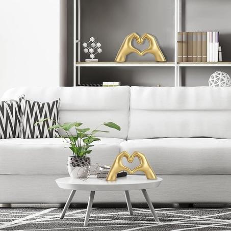 تمثال على شكل قلب