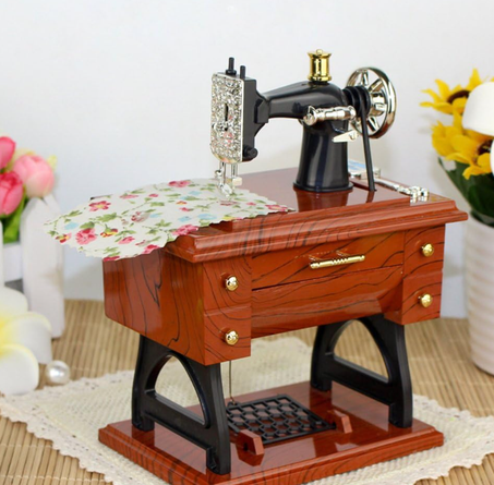 علبة خياطة تغني… لأغلى خياطة في حياتك ❤️