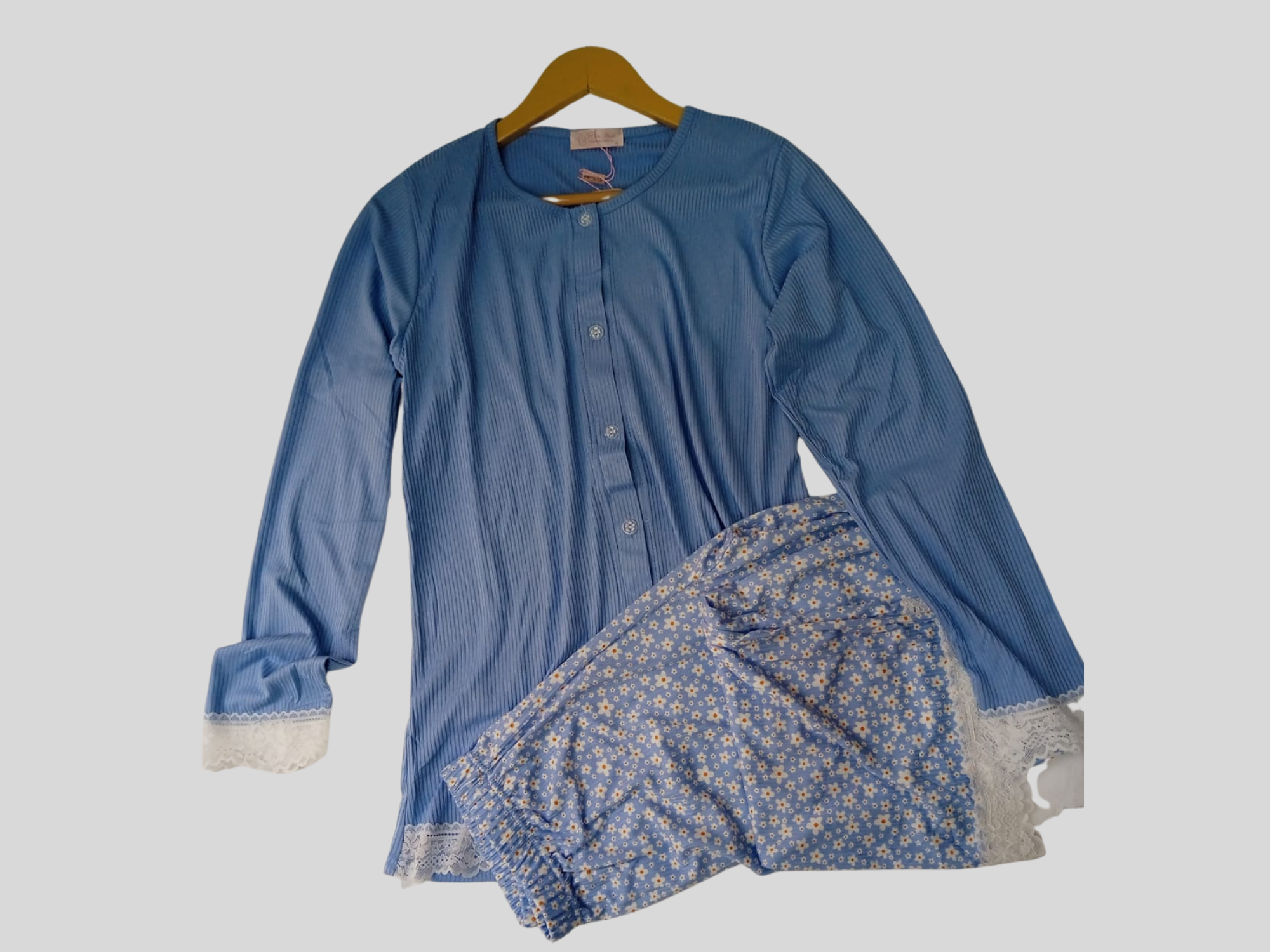 pyjamas 2 pièces dentelle sur les manches