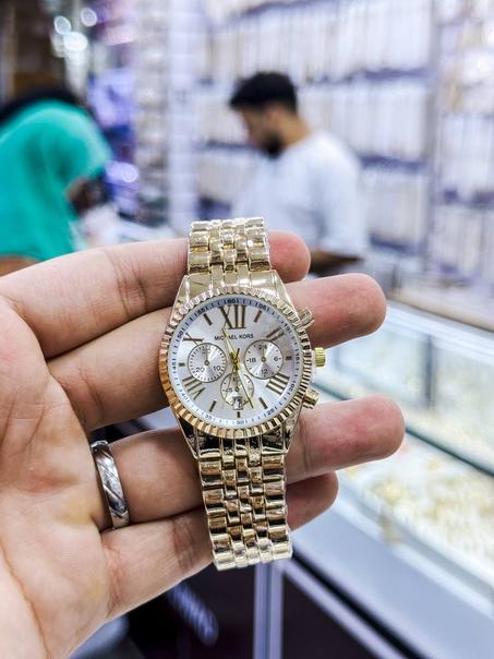 ساعة يدوية