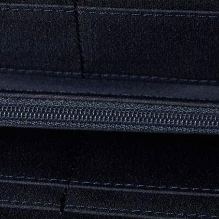 محفظة تومي كستنائية مربعة زرقاء