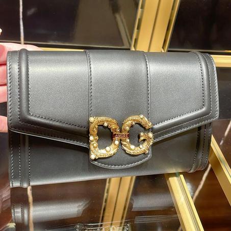 شنطه دولشي ان غابانا الاسود