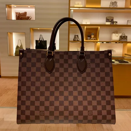 Louis Vuitton OnTheGo MM