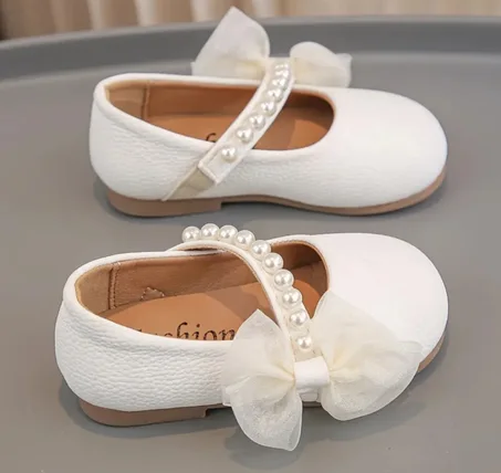 chaussure beige pointure 23/24/25