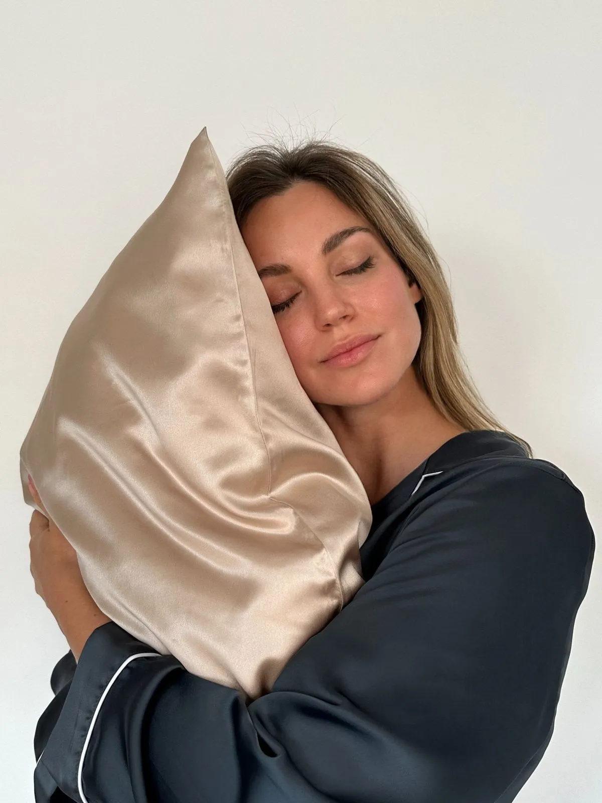 Pack 4 Taies D'oreillers 100% Satin De Soie + Bonnet + Chouchou Offerts 🎁