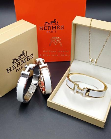 Bracelet Hermes de bonne  qualité avec boite luxueuse 🇫🇷