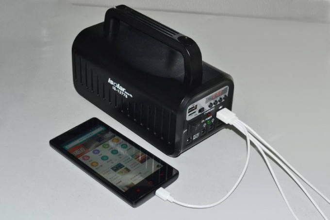 Batterie rechargeable avec panneau solaire 5 IN 1
