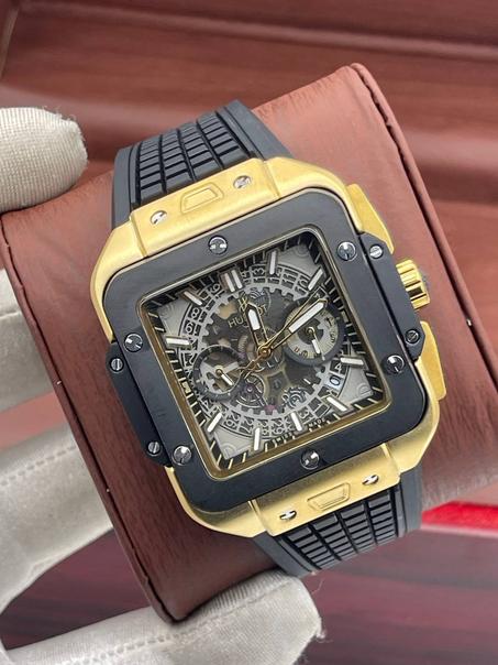 اكتشف ساعة HUBLOT كرونوغراف - إبداع في التصميم ودقة في الأداء