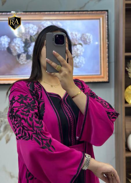 إطلالتك الفخمة في العيد تبدأ من هنا – كيمونو بنعومة الكريب وطراز أصيل