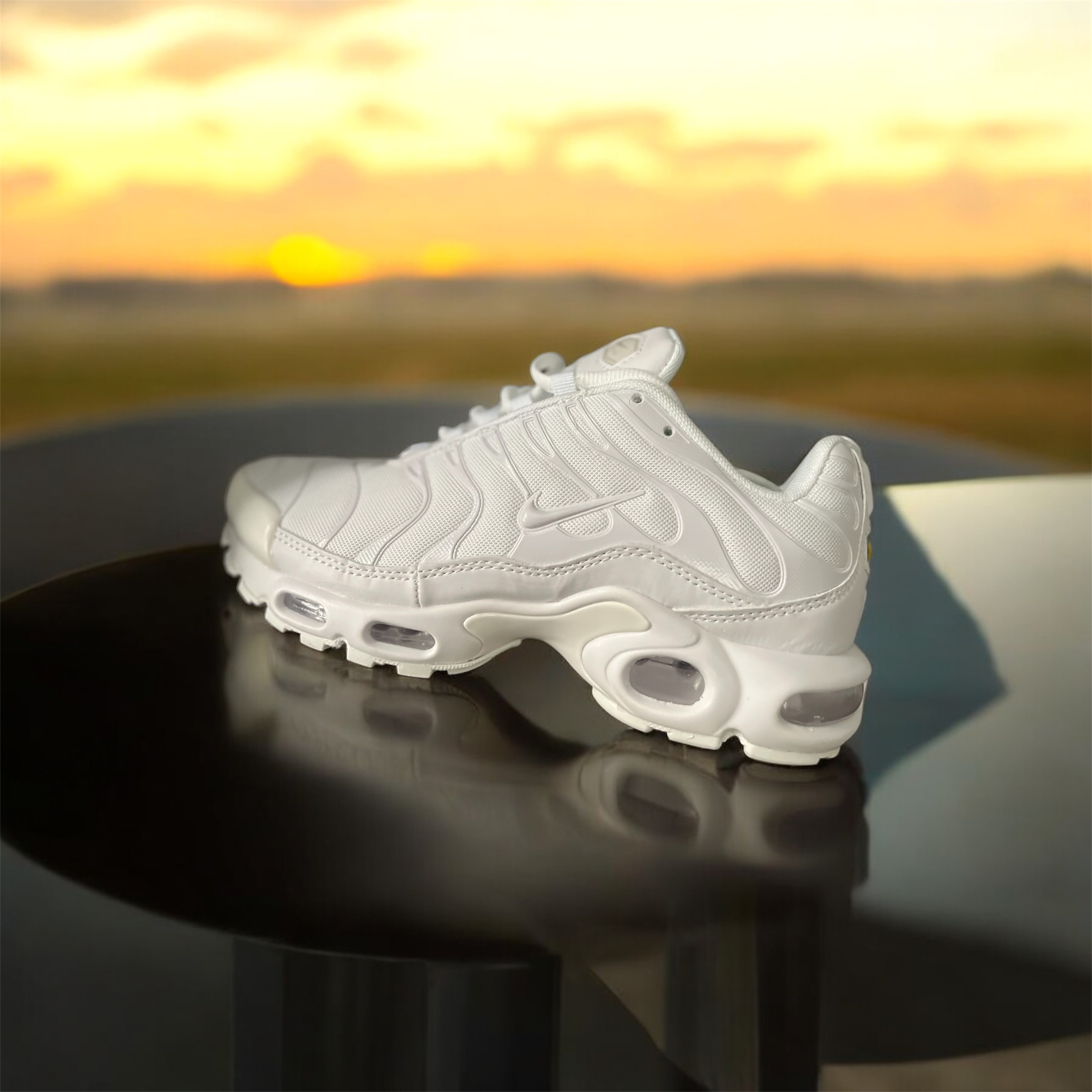 stores/f18b2d424ca45bf5b17752807932ea94/products/NvujxOq2qp5YrWJlABilkO0pyXM0tWHAFz4J3spb.jpeg