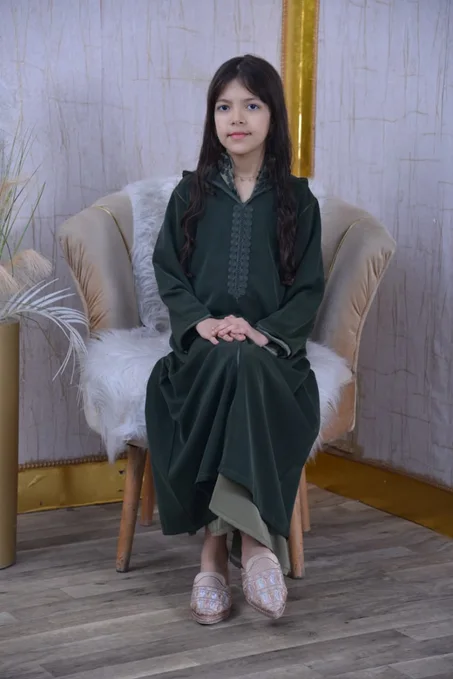 بزاف من المقاسات سالاو اليوم… طلب الجلابة ديال بنتك قبل ما يسالي الستوك.