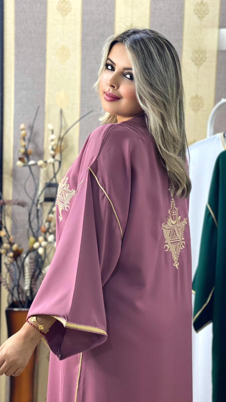 قفطان تزرزيت الجديد وصل – فخامة بثمن مفاجأة! 💥