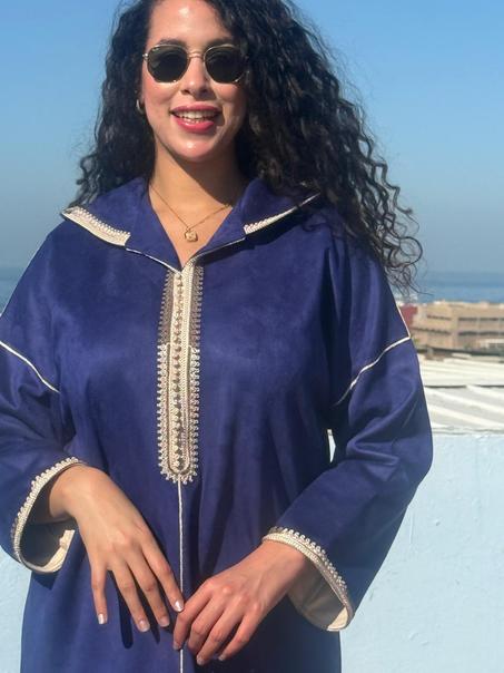 👑 جلابة راقية بثوب دان – أناقة يومية بلمسة مغربية أصيلة