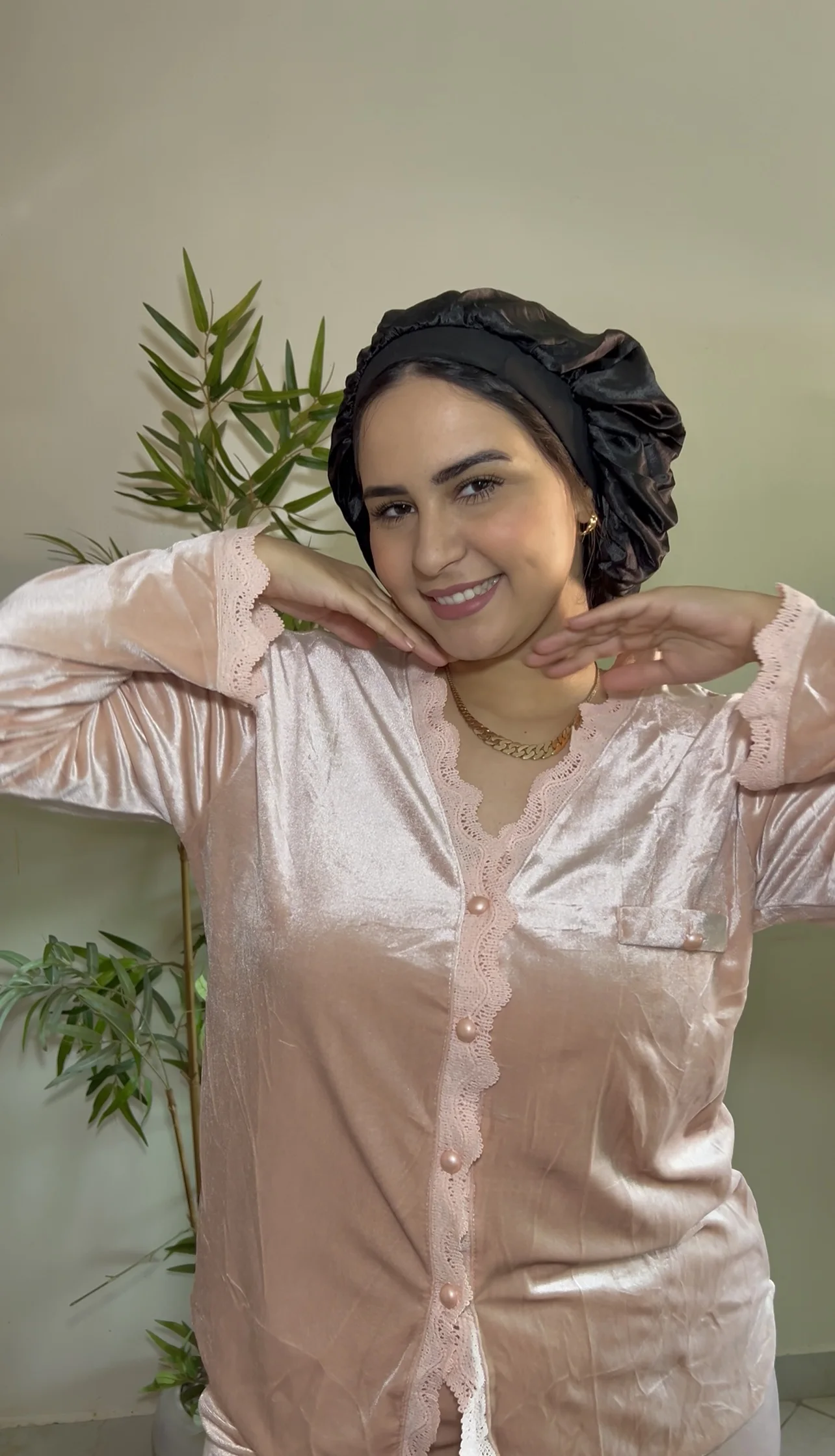 بيجامة وردية دافئة