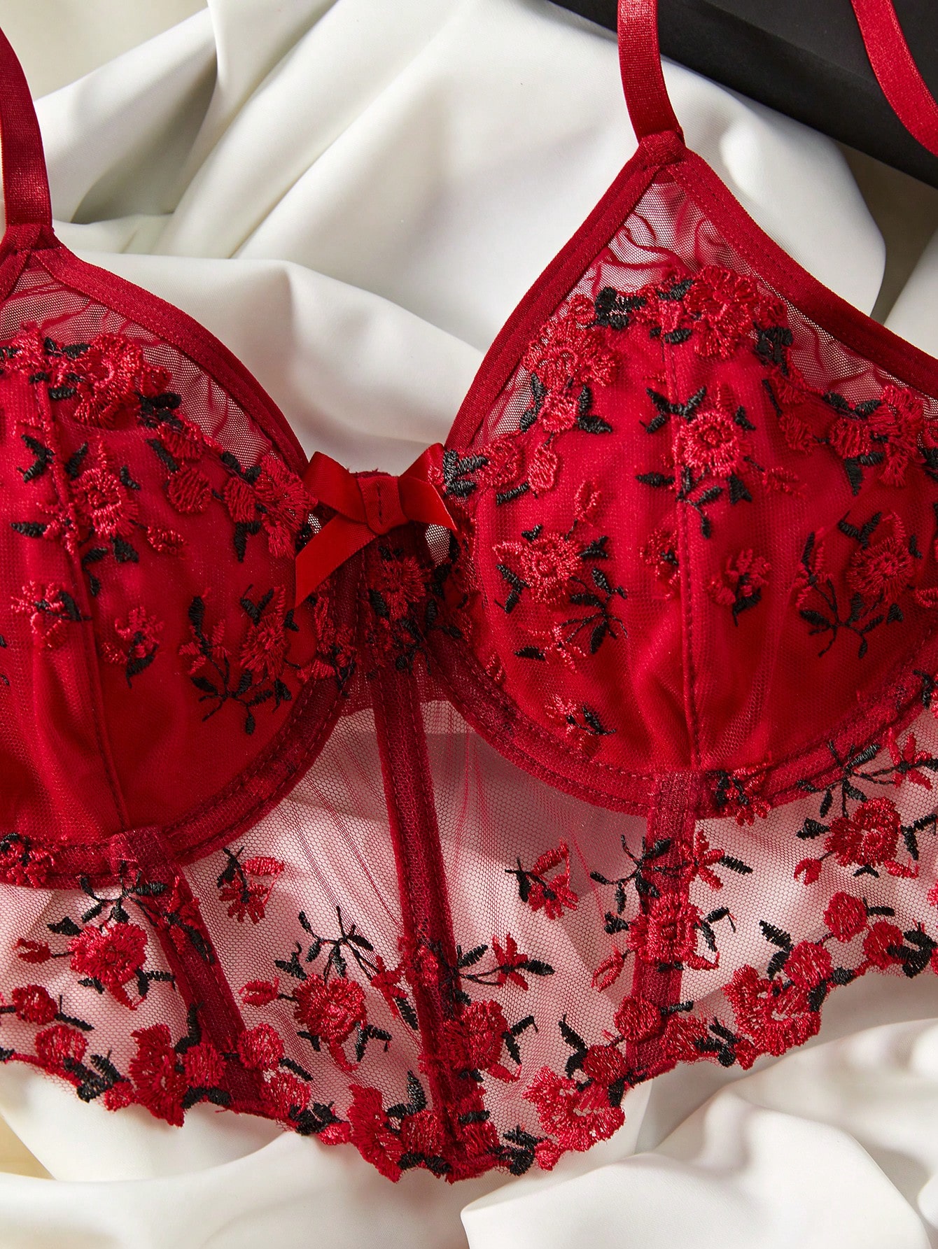Amoria (lingerie deux pièces raffiné)