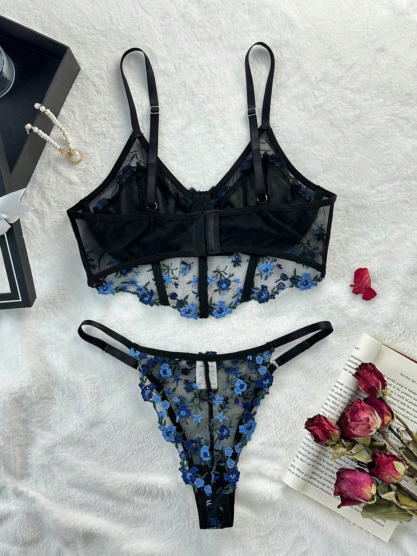 Bloomia (lingerie deux pièces raffiné)