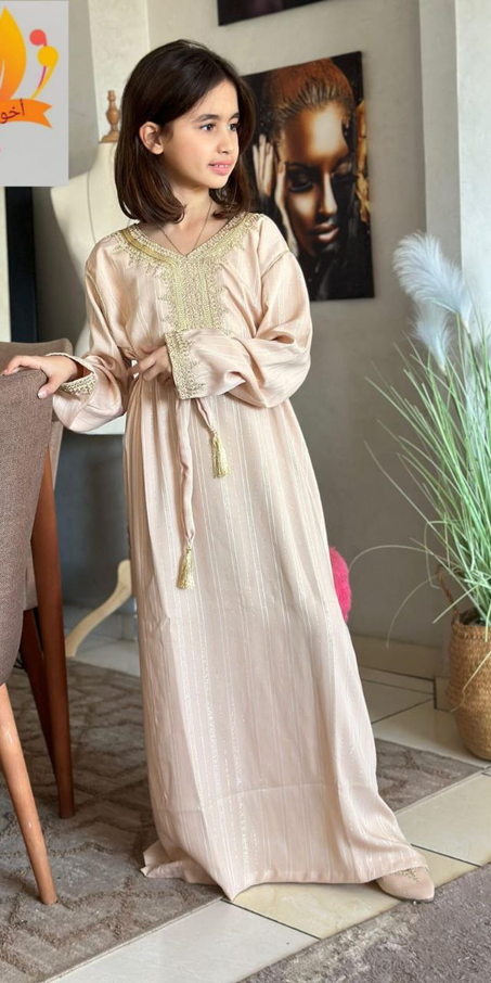 🛍️ قفطان البنوتات - لمسة تقليدية بأناقة عصرية  + البلغة الفاسية