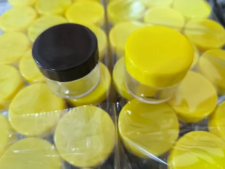 عبوات كريسطال صغيرة الحجم علبة بها 18 وحدة