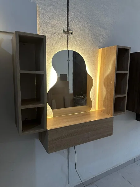 طاولة تجميل عصرية بإضاءة – تصميم راقٍ يزيّن غرفتك