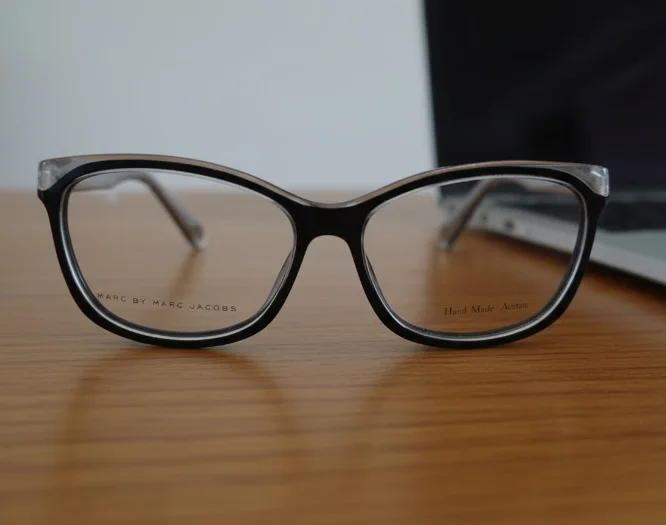 lunette Marc Jacobs MJ614 – Noir & Crystal – Design Contemporain en Acétate