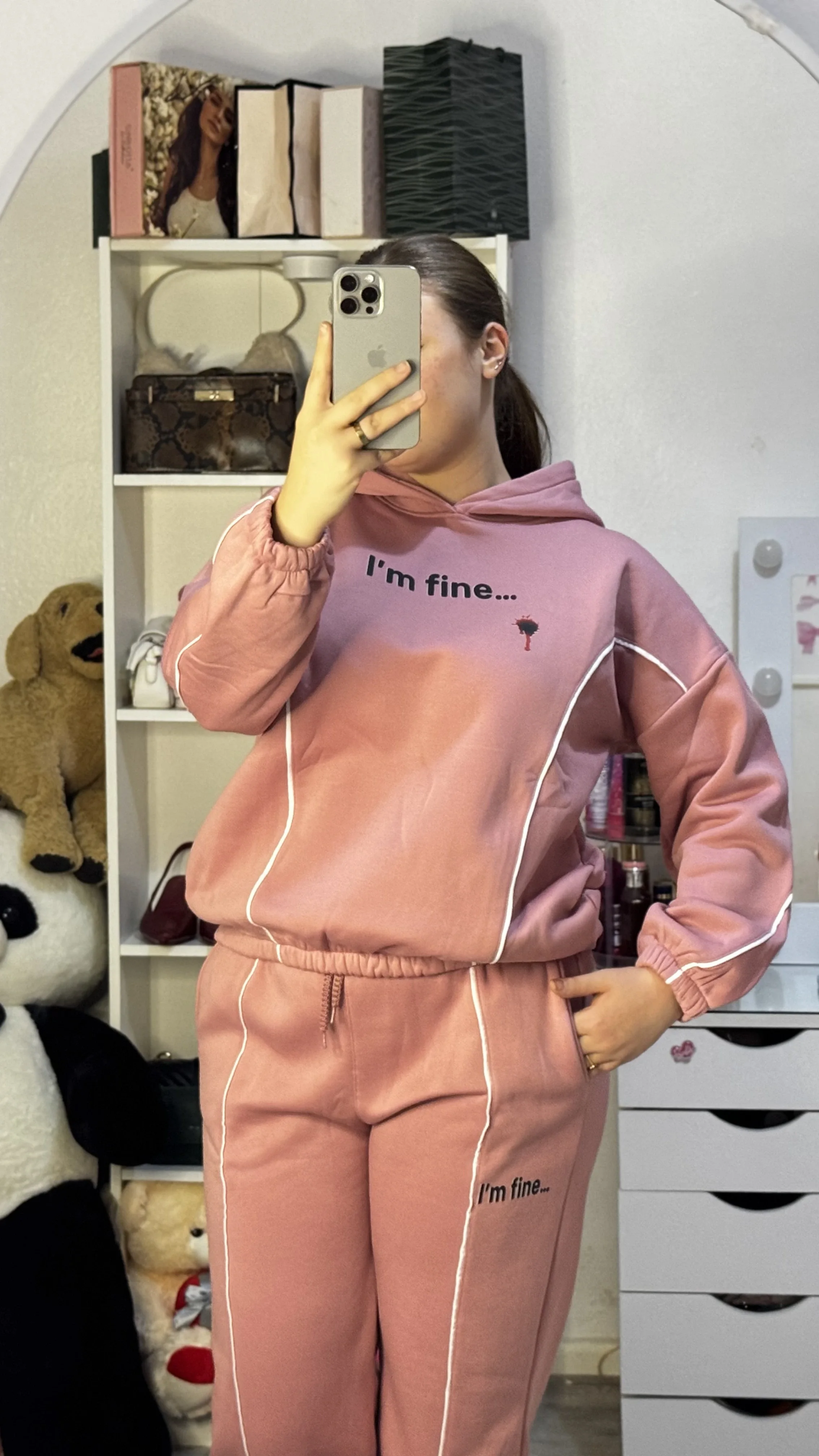 ✨ طقم I’m Fine… الراحة اللي كتبان أناقة ✨