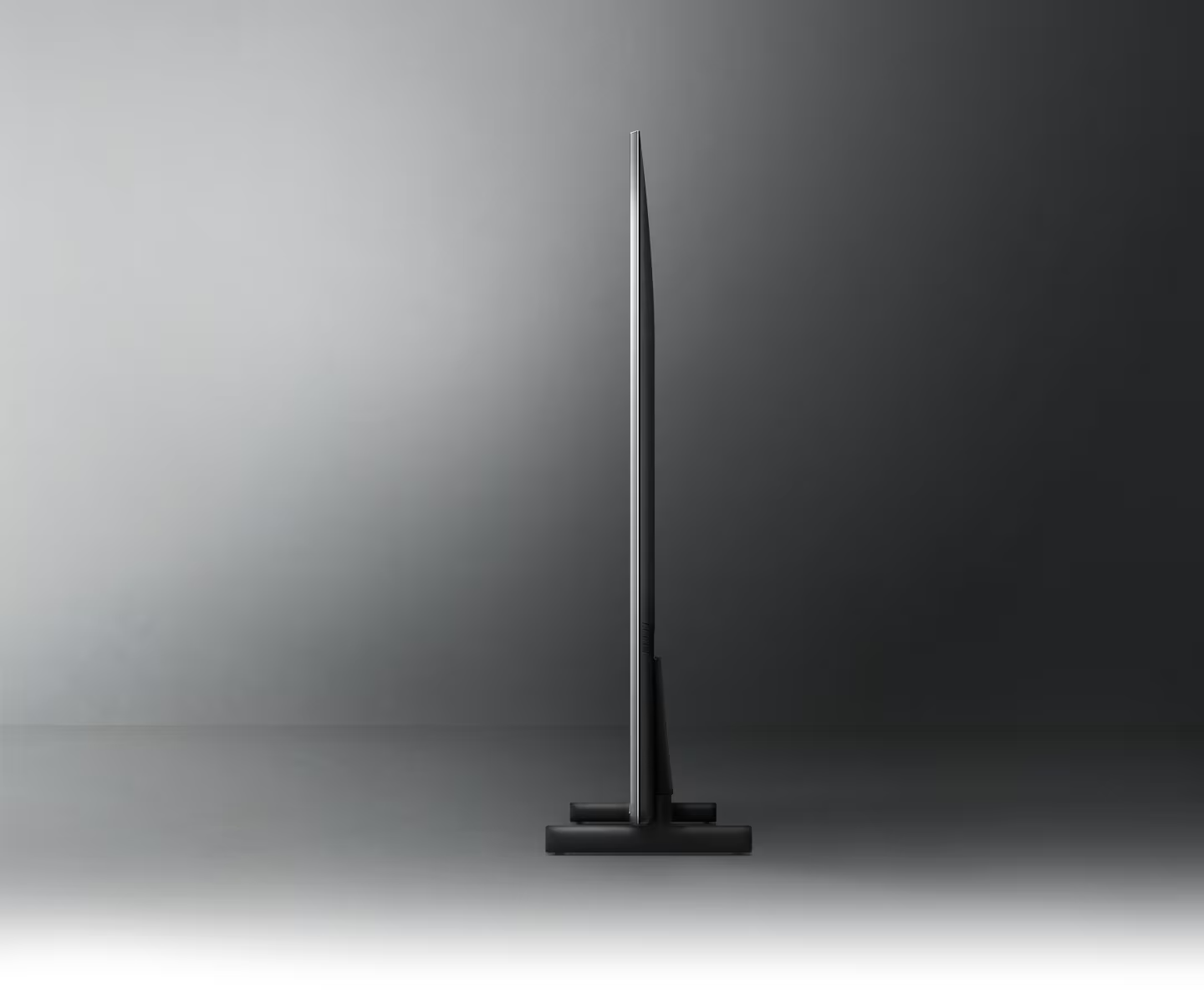 La vue de profil du téléviseur Crystal UHD montre la conception ultra mince du téléviseur Crystal UHD AirSlim.