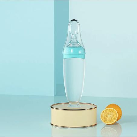 ملعقة تغذية الأطفال