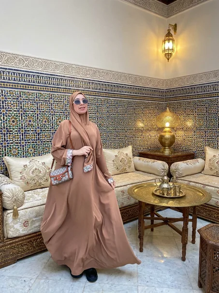 عباية فخمة مع الشال ديالها ثوب  الكريب عالي الجودة والمريح 👗