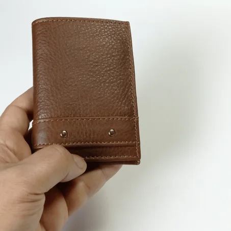 محفظة رجالية من الجلد الطبيعي - L002