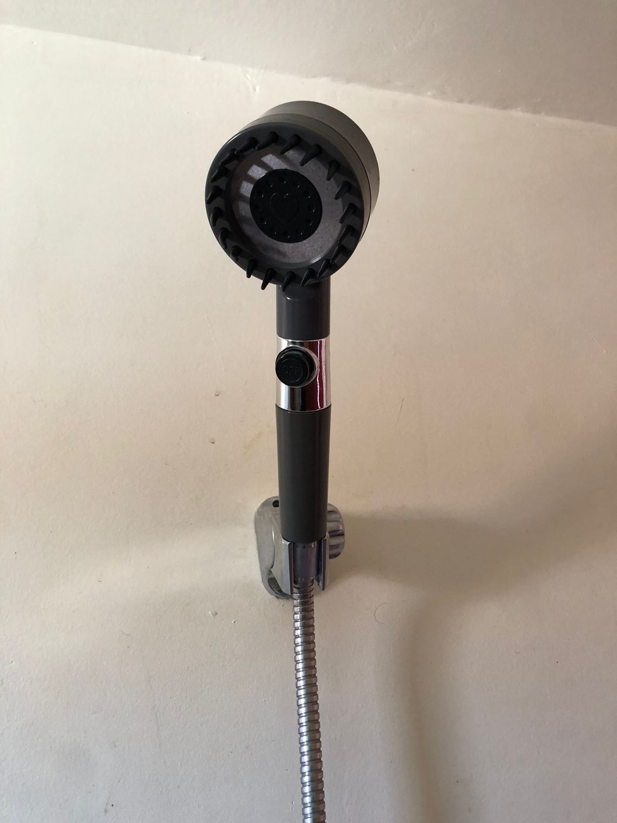 رأس دوش عصري بـ3 أوضاع ووقف الماء بضغطة وحدة 🚿✨