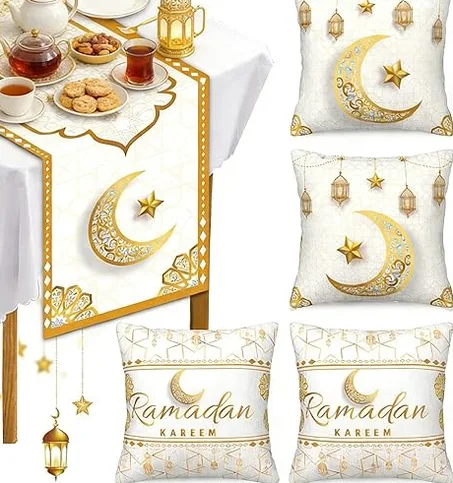 مفرش طاولة للزينة في رمضان بتصميم مطبوع بكلمة «Ramadan» من 5 قطع مع 4 أغطية وسادات زينة يواولتي لون أبيض