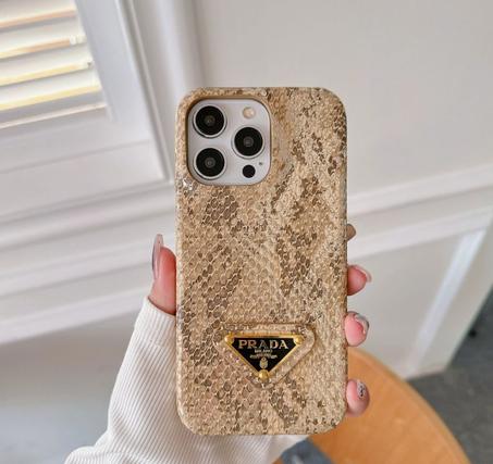 pochette prada 16 pro max